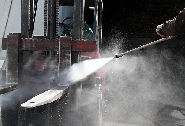 Best Commercial Pressure Washing  in Garfield Heights, OH